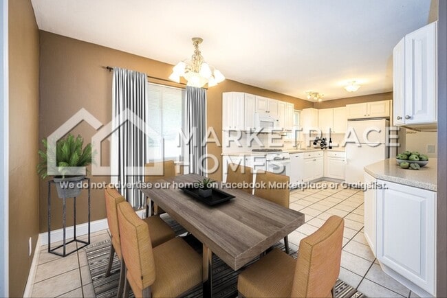 Building Photo - 2820 Oriole Dr