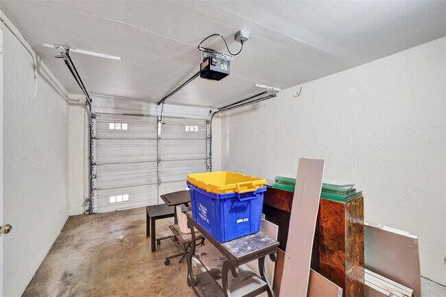 Building Photo - 103 Heatherbrook Way