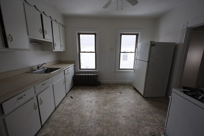 Building Photo - 31 June St