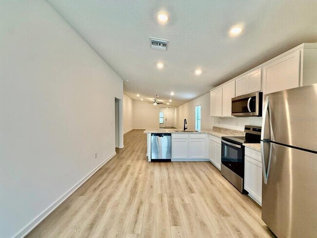 Building Photo - 5745 Helmsman Ct
