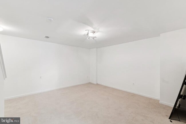 Building Photo - 13965 Sawteeth Way