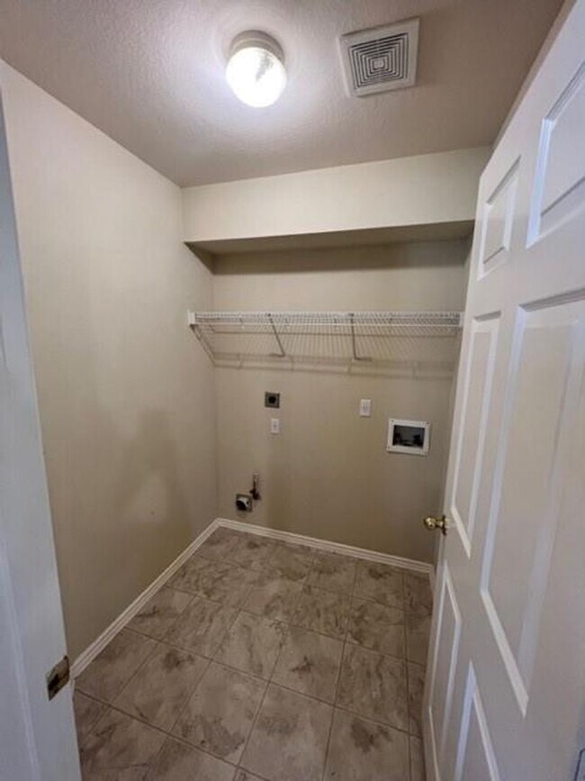 Building Photo - Cedar Park Towncenter / One Story / 4 bedrooms / Leander ISD