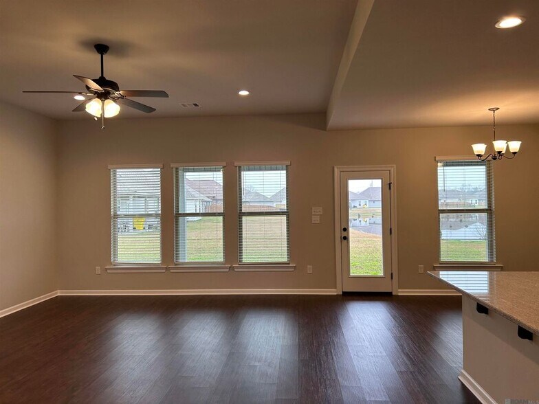 Building Photo - 24280 Cliftmere Ave