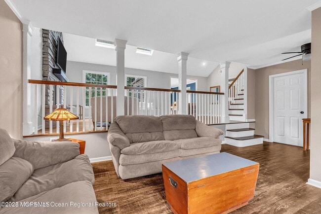 Building Photo - 1 Barbara Ln