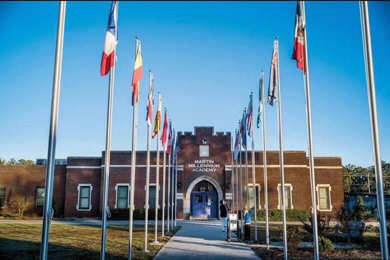 Building Photo - 2203 Samuel Ln