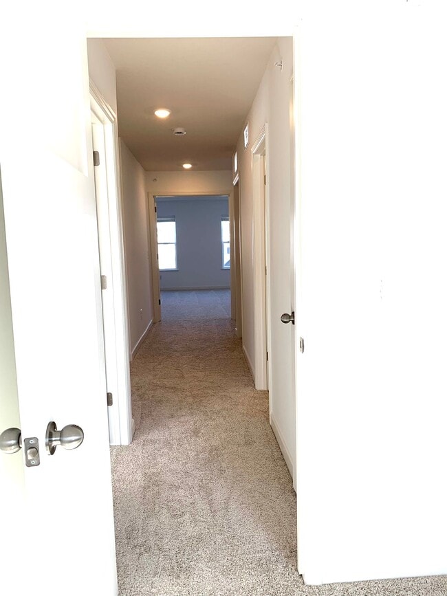 Building Photo - 1914 Prospect Ln