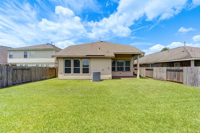 Building Photo - 26727 Henson Falls Dr