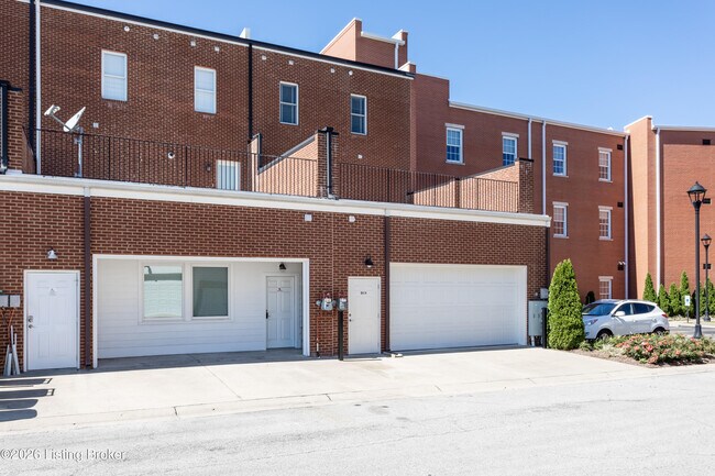 Building Photo - 9414 Norton Commons Blvd