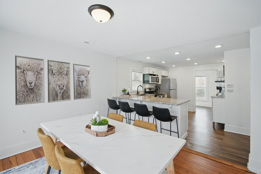 Building Photo - 544 36th St