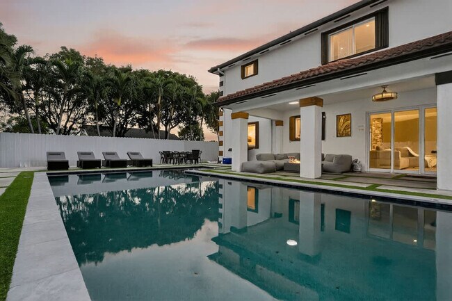 Building Photo - 5161 SW 159th Ct