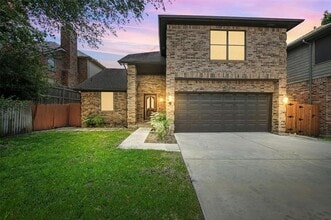 Building Photo - 300 St Emelion Ct