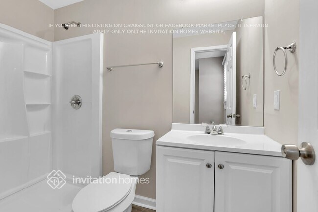 Building Photo - 353 Simca St SE