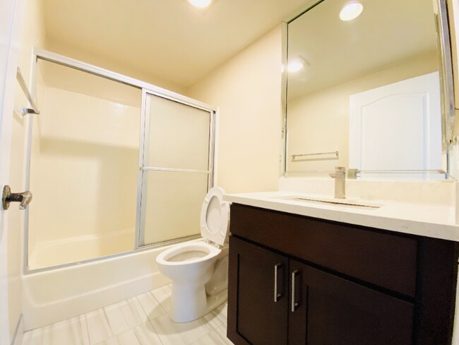 Building Photo - 10630 Wilkins Ave