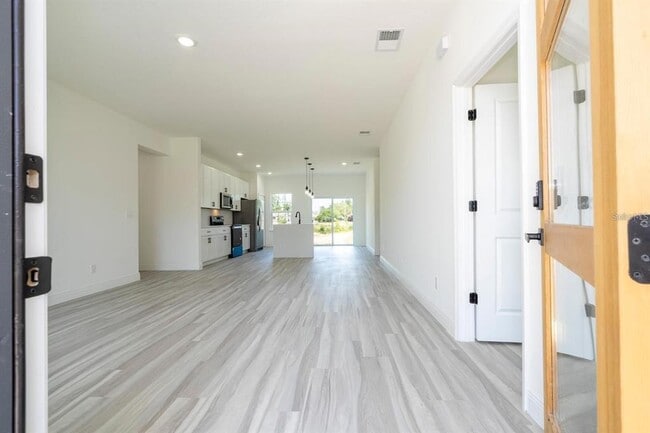 Building Photo - 3211 SW 128th Street Rd