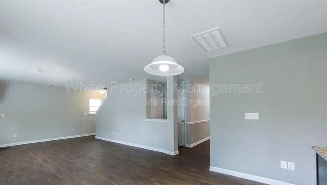Building Photo - 1525 Lilly Springs Pl