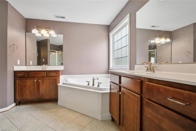 Building Photo - 5681 Regal Ct