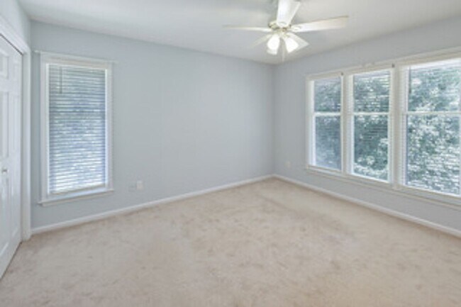 Building Photo - Condo for rent