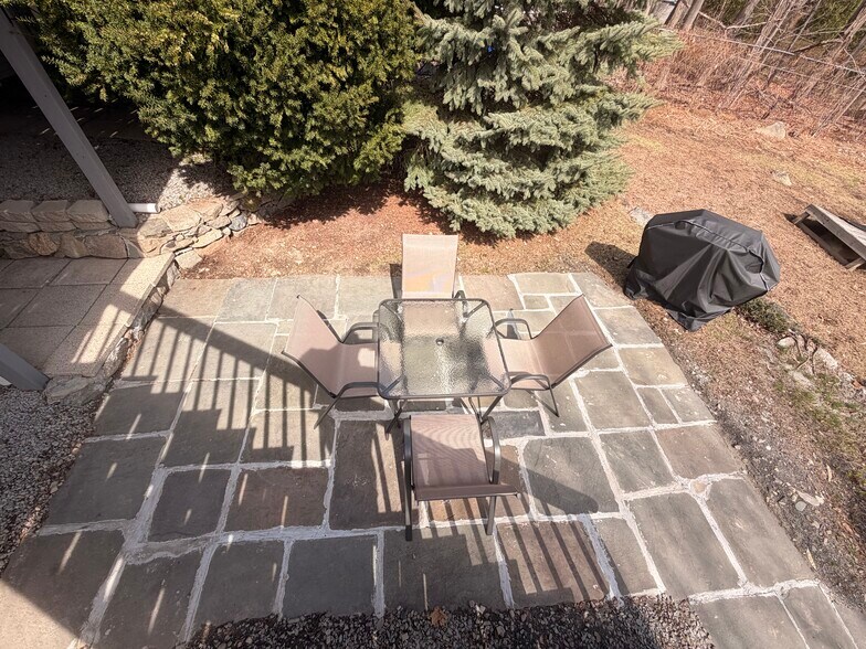 Building Photo - 532 East St