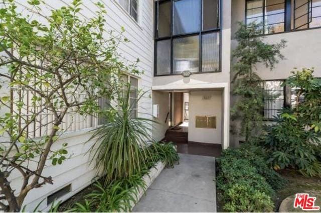 Building Photo - 235 E California Blvd