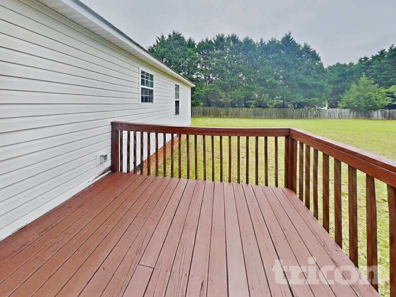 Building Photo - 109 Impressive Ln