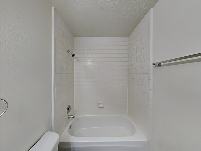 Building Photo - 16306 Jast Dr