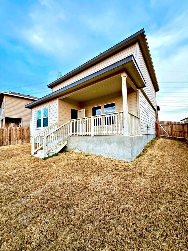 Building Photo - 3011 Lindenwood Run