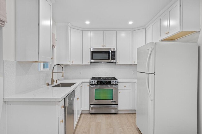 Building Photo - 22434 Salem Ave