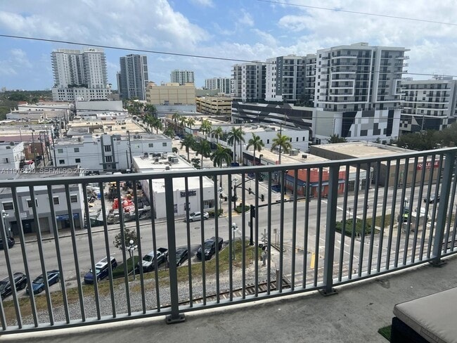 Building Photo - 140 S Dixie Hwy