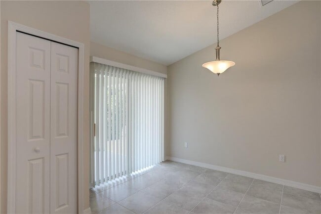 Building Photo - 8886 98th Ct