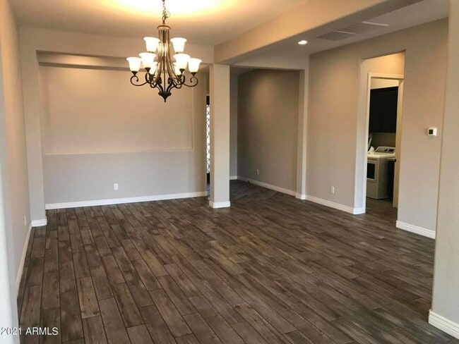 Building Photo - Beautiful Foothills 4 Bed and 3 Bath