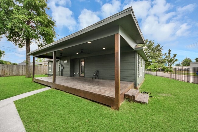 Building Photo - 1403 Munger St