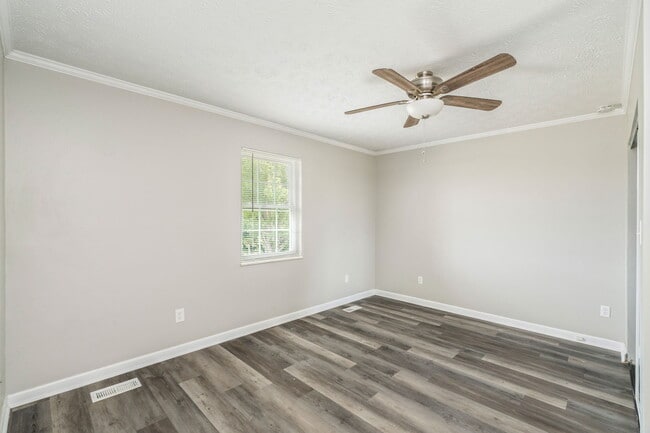 Building Photo - 2832 Vicksburg Ln