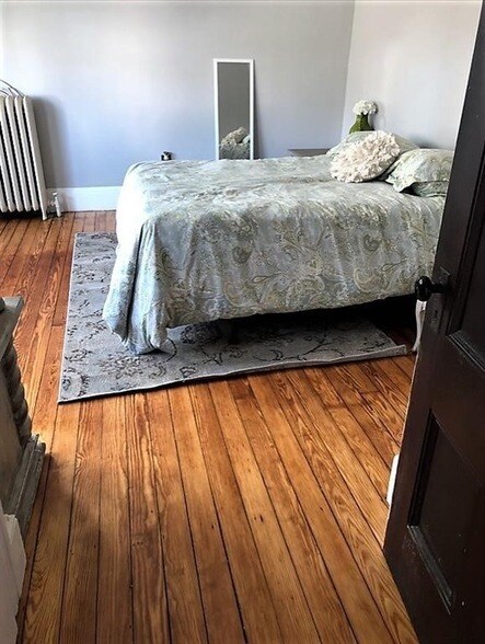 Building Photo - 25 W Narragansett Ave