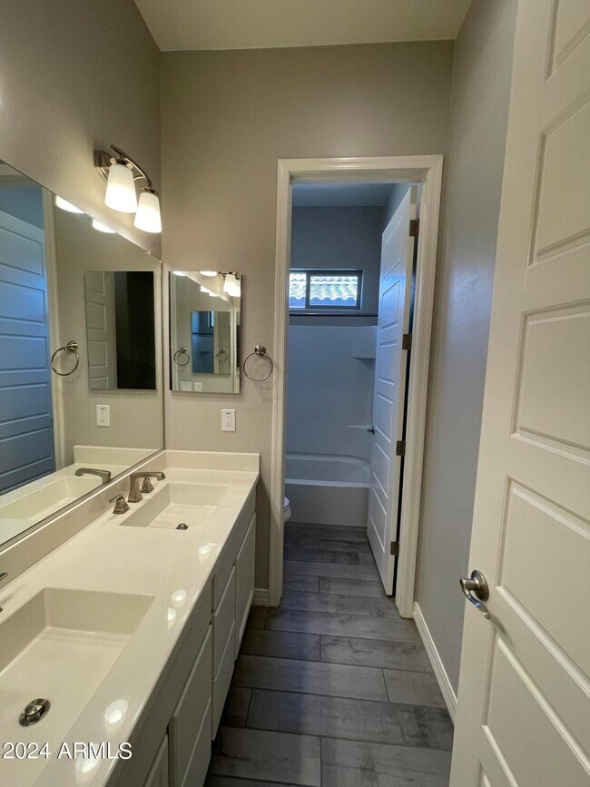 Building Photo - 22834 E Silver Crk Ln