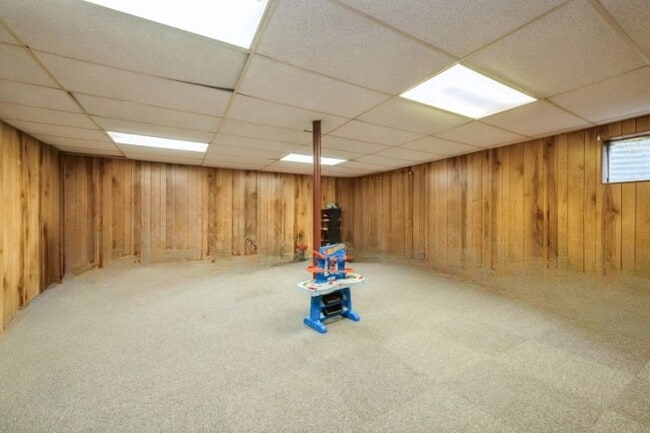 Building Photo - 110 Green Meadow Ct