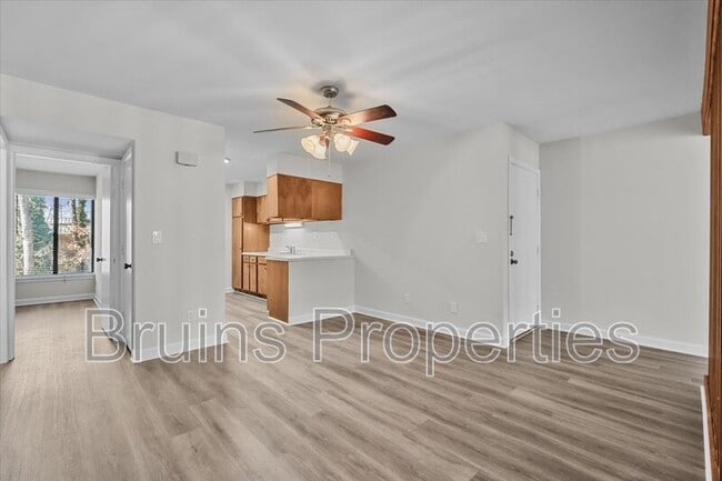 Building Photo - 1522 Benjamin Pkwy