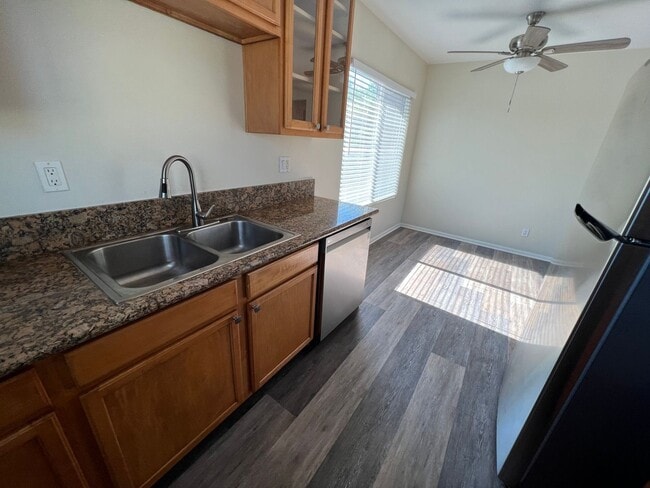 Building Photo - REDUCED! Clean-Compelety Remodeled Private...