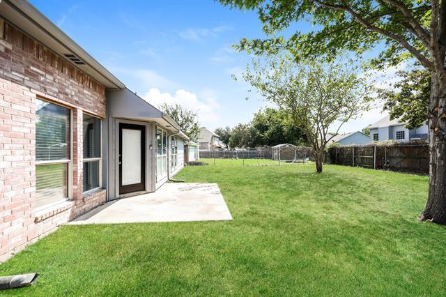 Building Photo - 328 Willow Creek Dr