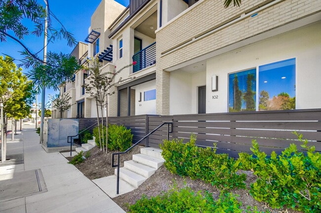 Building Photo - Welcome to your modern La Mesa townhome wi...