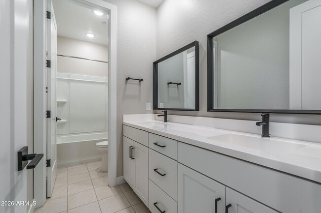 Building Photo - 14058 W Hubbell St