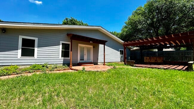 Building Photo - 4508 Nadine Dr