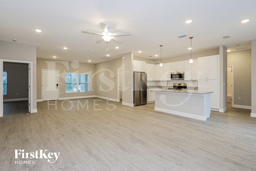 Building Photo - 717 Garvey Rd