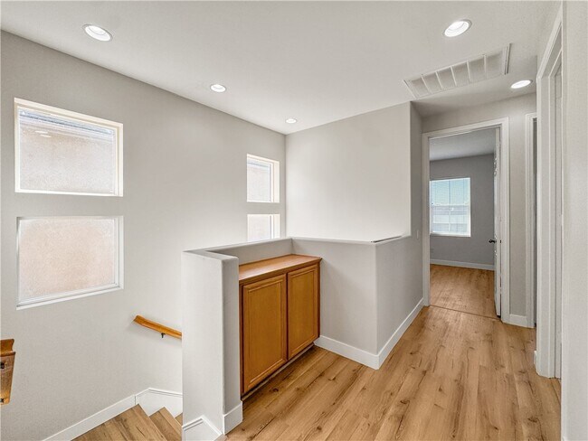 Building Photo - 20546 Earl St