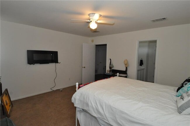 Building Photo - 121 Pheasant Trail