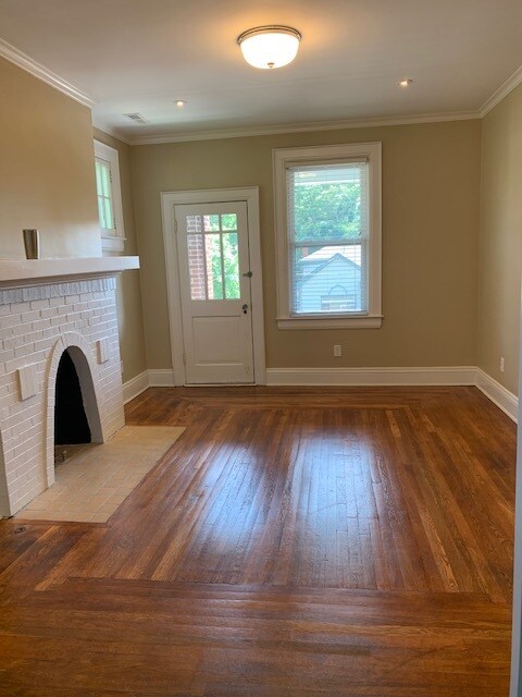 Building Photo - 1532 Lewis St