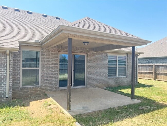 Building Photo - 211 Genoa Way