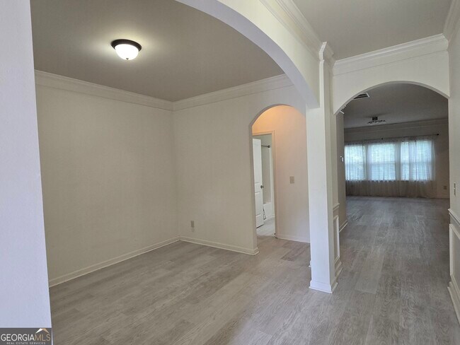 Building Photo - 2020 Beyers Landing Dr