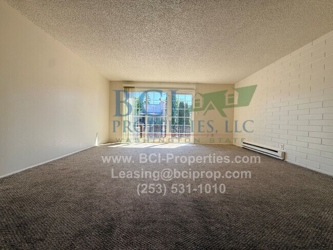 Building Photo - Deville Townhomes