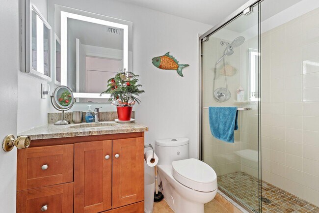 Building Photo - 353 S US Hwy 1