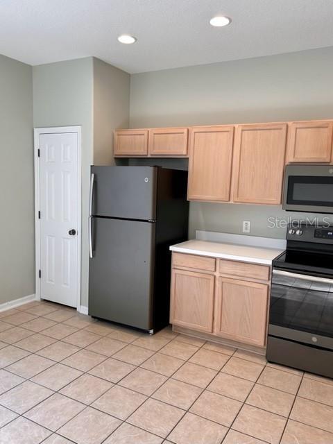 Building Photo - 26910 Stillbrook Dr